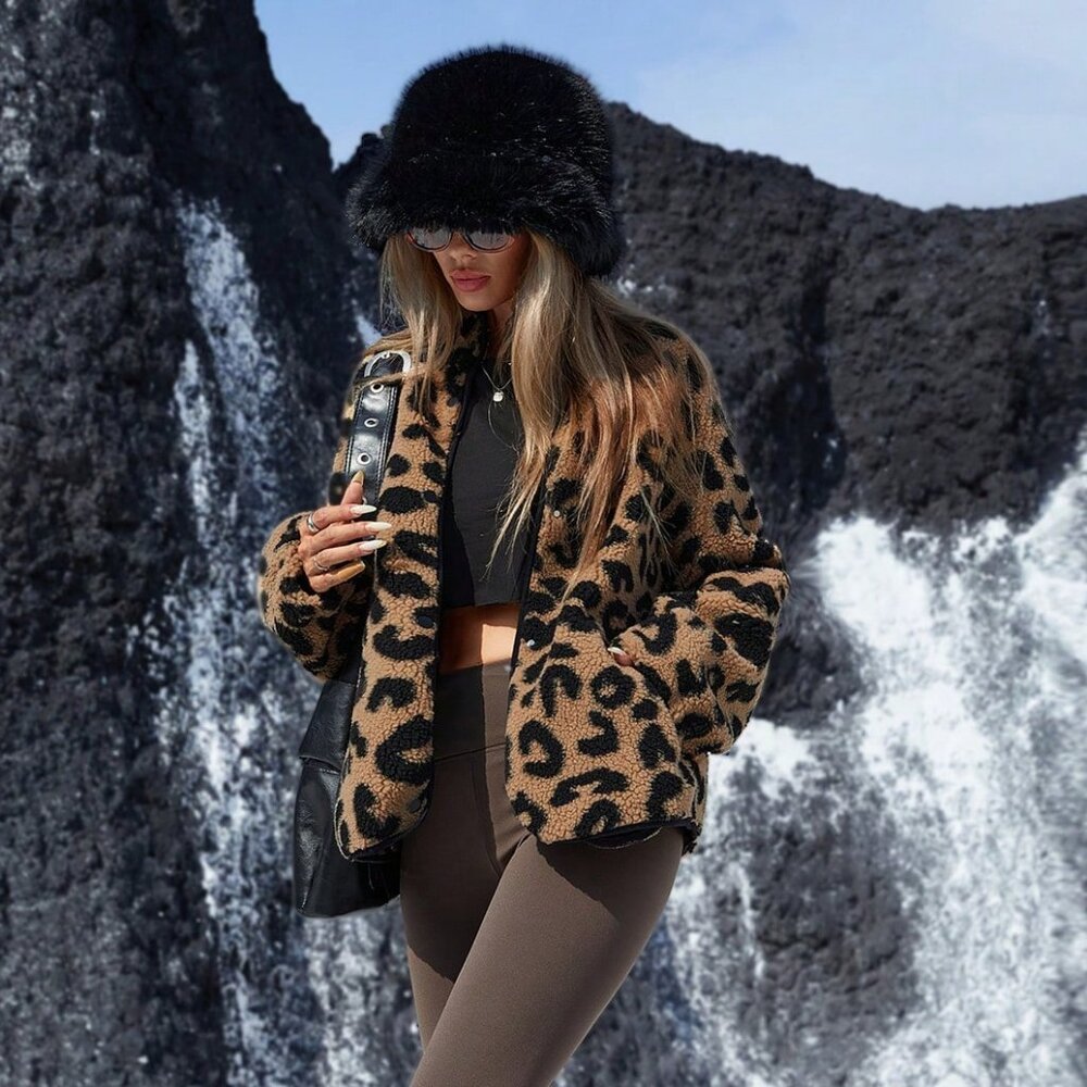 Casual Women's Street Style Random Leopard Fluffy Trim Short Jacket Coat - Picture 5 of 8
